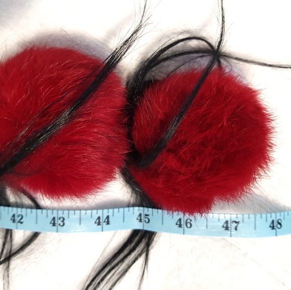 NEW Angora fur pom pom ball statement scarf - Picture 3 of 3